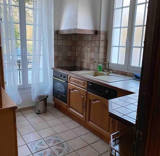 Maison Chaleureuse En Face De La Foret - Proche Insead フォンテーヌブロー