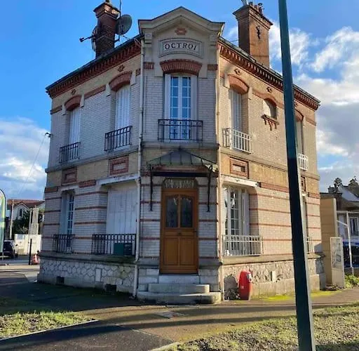 Maison Chaleureuse En Face De La Foret - Proche Insead フォンテーヌブロー